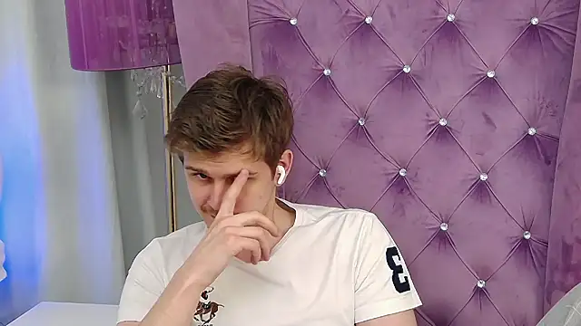 NickJohnas online show from April 2026 06:54:01 PM