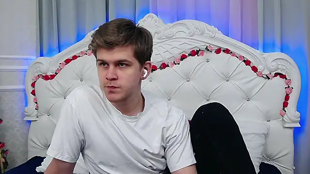 NickJohnas online show from April 2026 03:38:01 PM