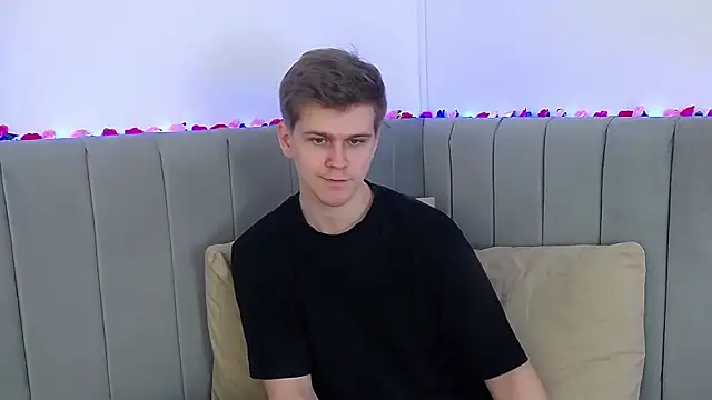 Snapshot of NickJohnas chatting on February 2026 12:36:02 PM NickJohnas online show from February 2026 12:36:02 PM