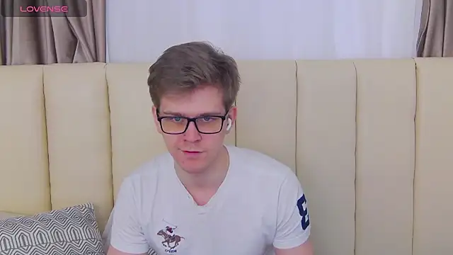 Snapshot of NickJohnas chatting on January 2026 09:37:02 AM NickJohnas online show from January 2026 09:37:02 AM