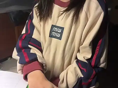 Snapshot of Chichi_86 chatting on December 2025 05:52:02 PM Chichi 86 online show from December 2025 05:52:02 PM