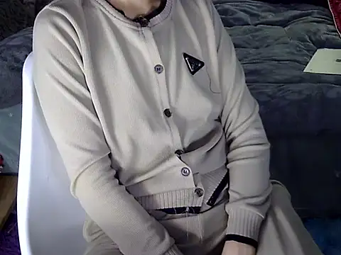 Chichi 86 online show from February 2026 04:37:01 PM