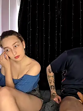 Snapshot of FoxyToxy chatting on December 2025 03:24:02 AM FoxyToxy online show from December 2025 03:24:02 AM