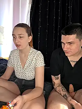 Snapshot of FoxyToxy chatting on December 2025 02:39:02 AM FoxyToxy online show from December 2025 02:39:02 AM