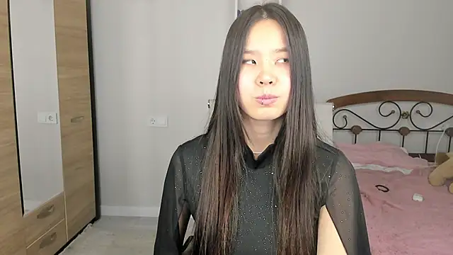 amiya cute online show from February 2026 04:15:02 PM