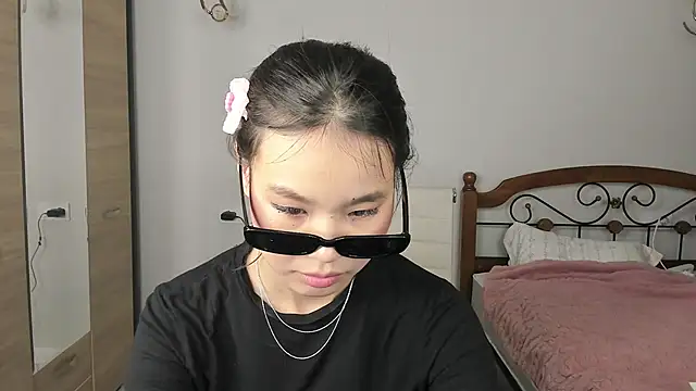 amiya cute online show from February 2026 02:28:01 PM