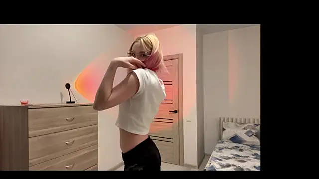 Snapshot of KatrinSweets chatting on December 2025 05:08:01 PM KatrinSweets online show from December 2025 05:08:01 PM