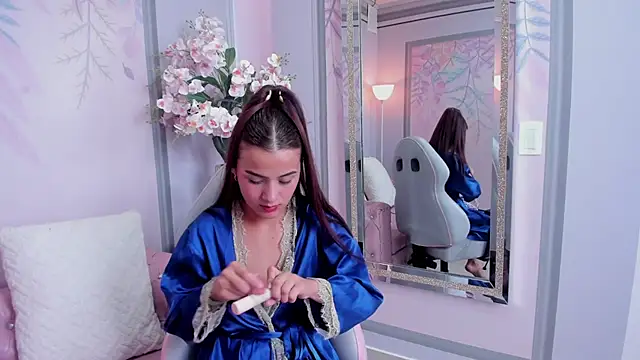 Saritasweet18 online show from December 2025 06:47:01 PM