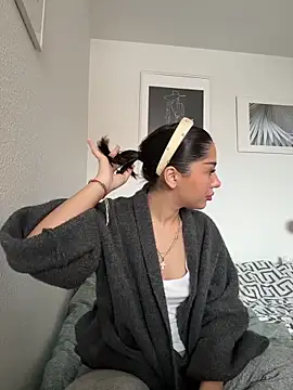 Snapshot of SilkyMira chatting on February 2026 09:19:01 AM SilkyMira online show from February 2026 09:19:01 AM