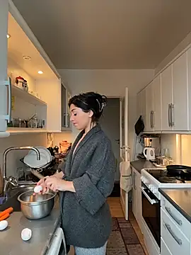 Snapshot of SilkyMira chatting on February 2026 12:01:02 PM SilkyMira online show from February 2026 12:01:02 PM