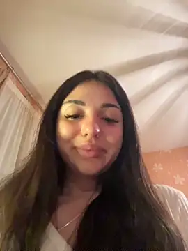 Snapshot of SilkyMira chatting on February 2026 07:13:01 PM SilkyMira online show from February 2026 07:13:01 PM