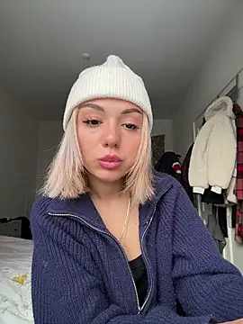 Snapshot of SilkyMira chatting on January 2026 12:54:02 PM SilkyMira online show from January 2026 12:54:02 PM