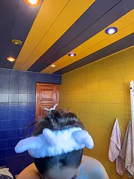 Snapshot of SilkyMira chatting on February 2026 01:44:01 PM SilkyMira online show from February 2026 01:44:01 PM