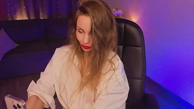 Snapshot of Vivien_Star chatting on December 2025 05:44:01 AM Vivien Star online show from December 2025 05:44:01 AM