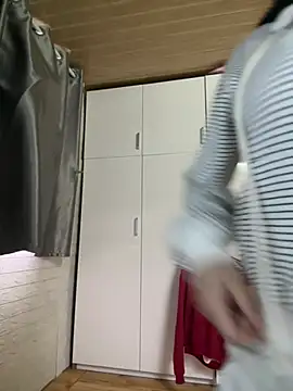 leo-kitty online show from February 2026 06:25:01 AM