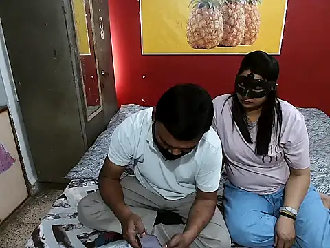 Lovelycouple25 online show from February 2026 06:33:02 AM