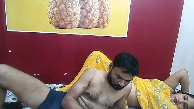 Snapshot of Lovelycouple25 chatting on May 2026 09:17:01 AM Lovelycouple25 online show from May 2026 09:17:01 AM