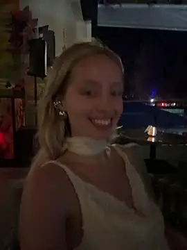 SunnyShiney online show from February 2026 03:01:01 PM