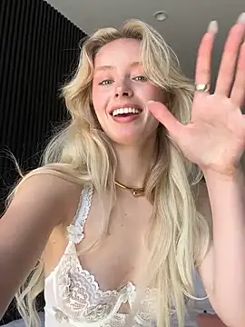 SunnyShiney online show from February 2026 06:34:02 AM