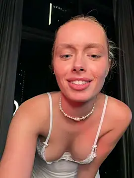 SunnyShiney online show from May 2026 02:32:01 PM