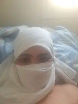 katiyvy online show from December 2025 04:44:01 PM