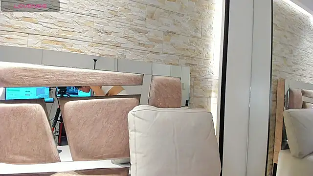 chloe cortez online show from December 2025 11:27:02 AM