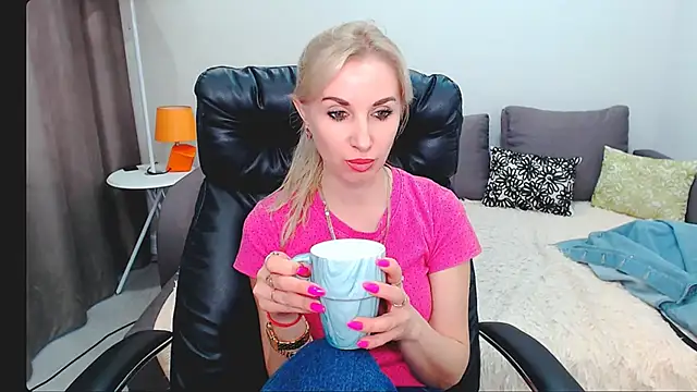 Hanna--Sweet online show from April 2026 10:38:02 AM