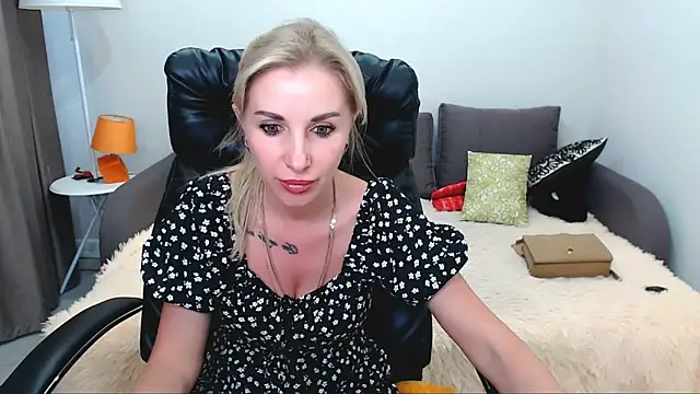 Hanna--Sweet online show from May 2026 12:05:01 PM