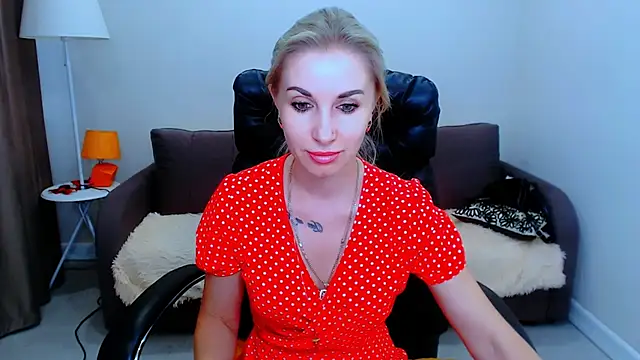 Snapshot of Hanna--Sweet chatting on July 2026 04:07:02 PM Hanna--Sweet online show from July 2026 04:07:02 PM