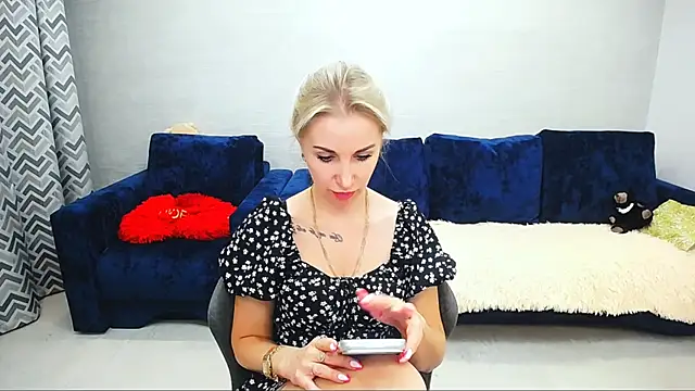 Snapshot of Hanna--Sweet chatting on July 2026 04:14:01 PM Hanna--Sweet online show from July 2026 04:14:01 PM