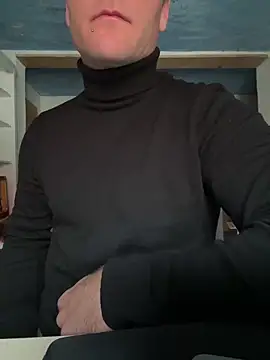 Manu1983el01 online show from December 2025 01:38:02 PM