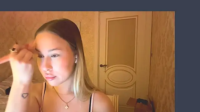 Snapshot of LashandraGiacomelli chatting on December 2025 04:34:02 PM LashandraGiacomelli online show from December 2025 04:34:02 PM