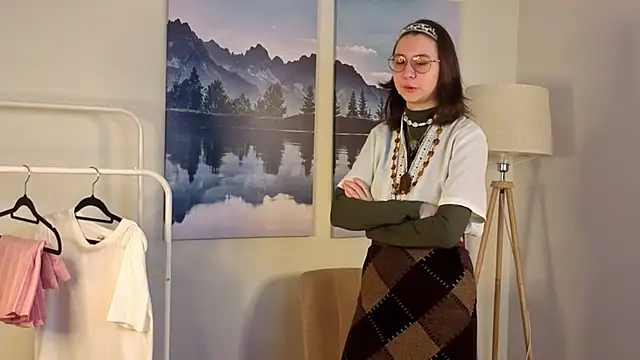 Snapshot of MartyHudon chatting on December 2025 04:07:01 AM MartyHudon online show from December 2025 04:07:01 AM