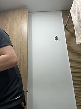 Valentino ceratti online show from December 2025 12:04:01 AM