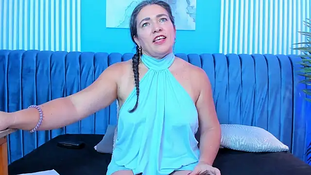 dahianeconnor online show from April 2026 05:30:01 PM