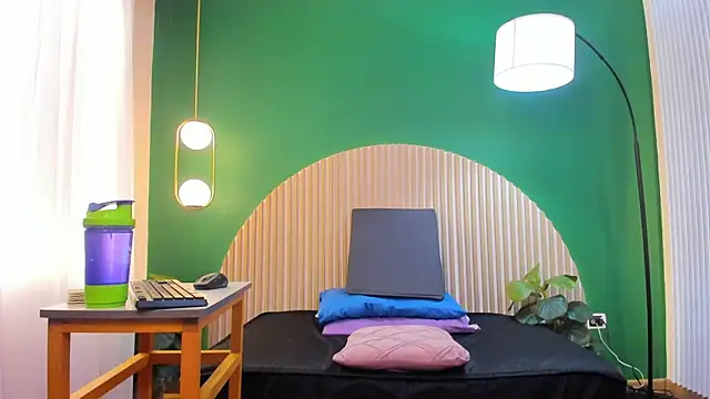 dahianeconnor online show from March 2026 12:11:01 PM