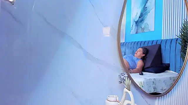 dahianeconnor online show from January 2026 12:00:01 PM