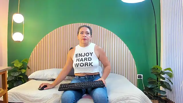 dahianeconnor online show from February 2026 11:51:01 AM