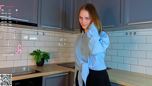 Snapshot of DivaViera chatting on December 2025 06:19:02 AM DivaViera online show from December 2025 06:19:02 AM