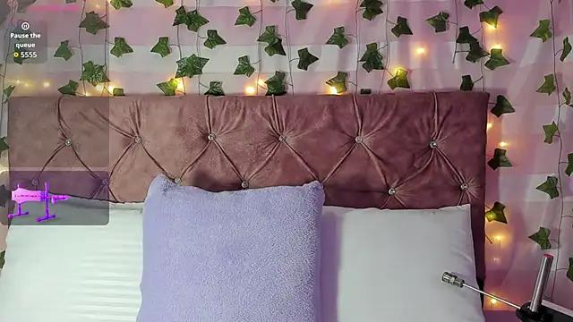 Ayla-marttinez online show from March 2026 01:27:02 AM