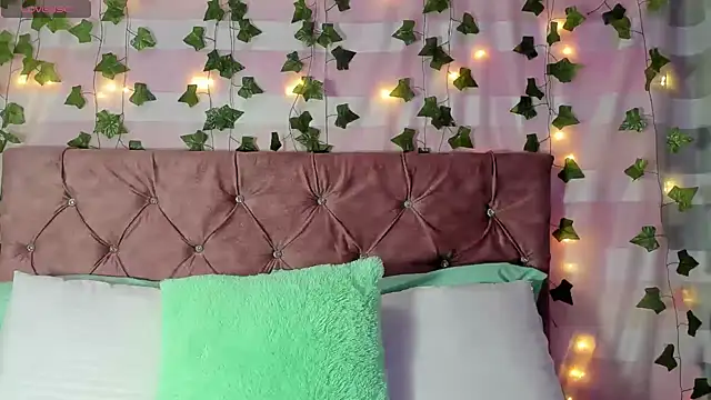 Ayla-marttinez online show from April 2026 12:47:02 AM