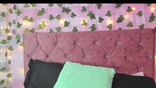 Ayla-marttinez online show from February 2026 01:25:01 AM