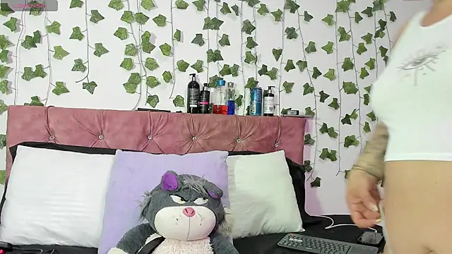 Snapshot of Ayla-marttinez chatting on July 2026 01:05:01 AM Ayla-marttinez online show from July 2026 01:05:01 AM
