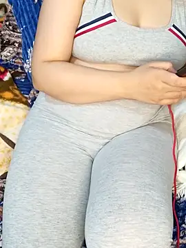 sisilk897 online show from February 2026 01:38:01 AM