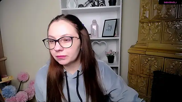 LiliaErmi online show from January 2026 06:18:01 AM