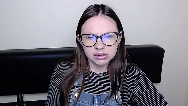LiliaErmi online show from May 2026 06:12:01 AM
