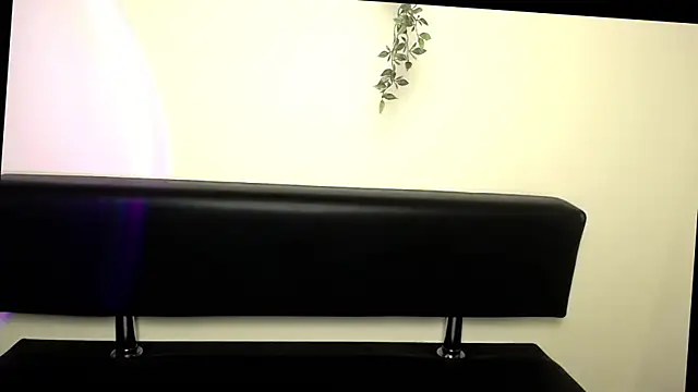 LiliaErmi online show from April 2026 06:18:01 AM