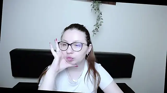 LiliaErmi online show from April 2026 06:20:01 AM