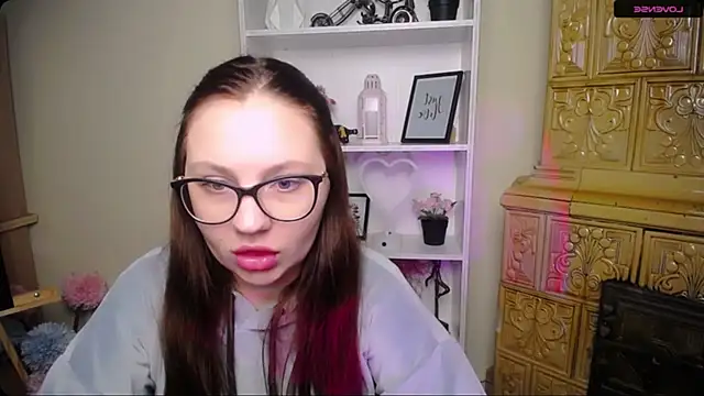 LiliaErmi online show from December 2025 05:44:01 AM