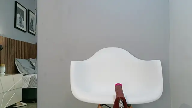 Mia Bellefort online show from April 2026 09:39:33 PM